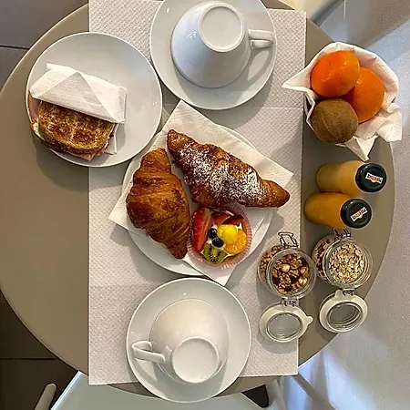 Warmup - Parcheggio Incluso Nella Corte Interna Γκροσέτο