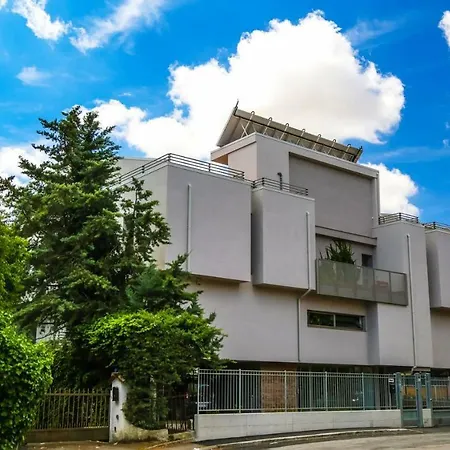 לינה וארוחת בוקר Warmup - Parcheggio Incluso Nella Corte Interna גרוסטו